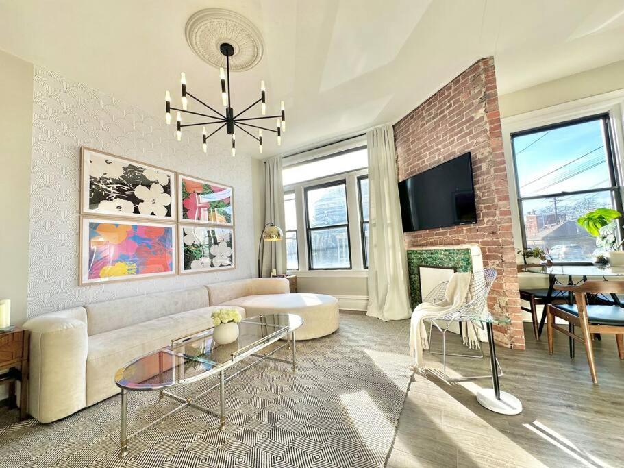 The Warhola Bloomfield By Luxe Pgh *